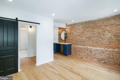 1311 Christian St, Philadelphia PA  19147-3610 exterior