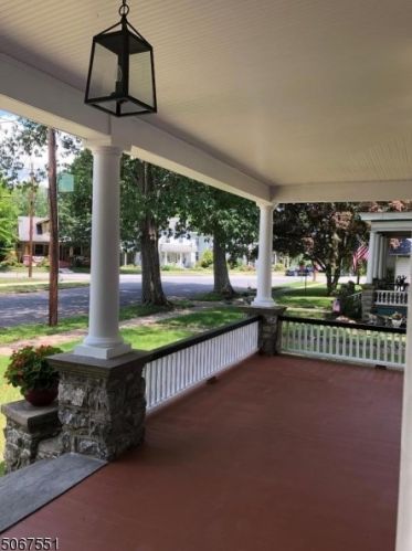 522 2nd St, Belvidere NJ  07823-1521 exterior