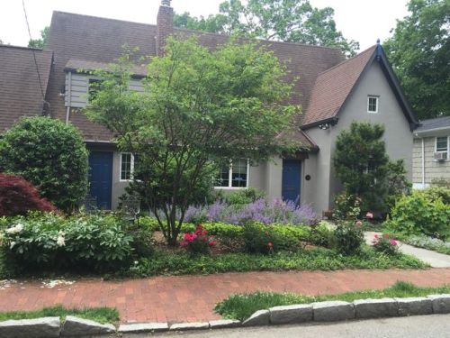 23 Roxbury Rd, Scarsdale, NY 10583-2752