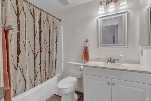 301 Rosemarie Pl, West Pittsburg CA  94565-6705 exterior