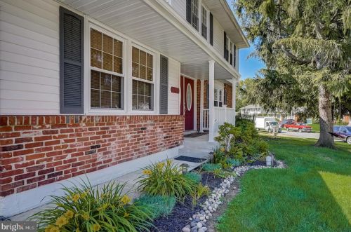 2826 Oakland Dr, Wilmington DE  19808-2421 exterior