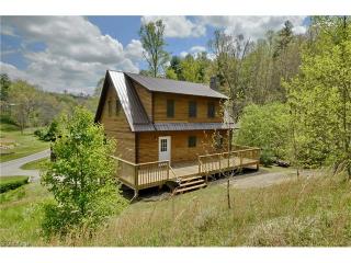 92 Arrowood Rd, Weaverville, NC 28787-9043