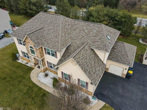 6608 Carmel Dr, Macungie PA  18062-8763 exterior