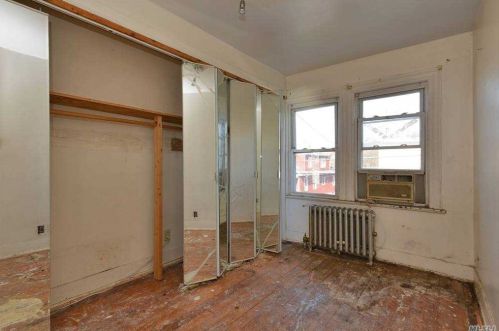 2111 Nameoke Ave, Far Rockaway NY  11691-3157 exterior