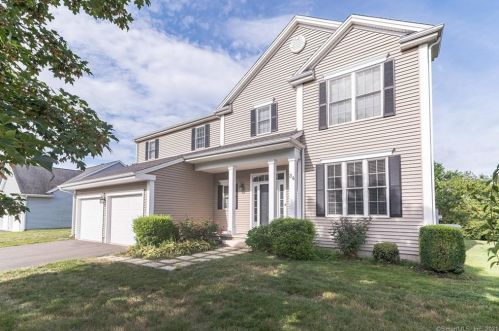 34 Saddle Hill Rd, Manchester, CT 06040-6958