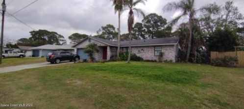 5453 Holden Rd, Cocoa, FL 32927-9006