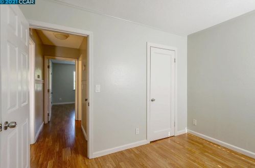 2704 Crescent Dr, Concord CA 94520-1919 exterior