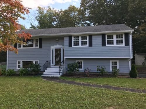 5 Mckinley Ave, Walpole, MA 02081-2228