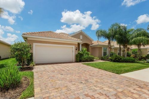 8542 Karina Ct, Naples, FL 34114-2759