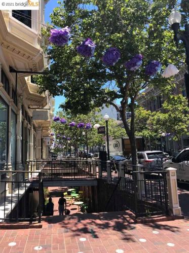 569 9th St, Oakland CA  94607-3833 exterior