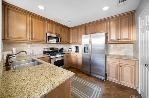 31165 Sunflower Way, Temecula CA  92592-4184 exterior