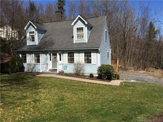 220 Walnut Hill Rd, Litchfield, CT 06787-1132