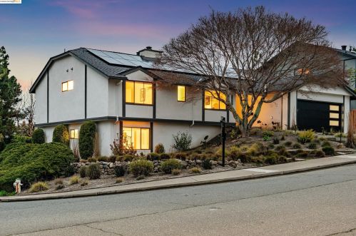 13050 Brookpark Rd, Oakland CA  94619-3504 exterior