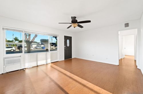 4220 Clairemont Dr, San Diego CA 92117-5536 exterior