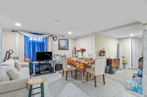 147 Unit St, Providence RI  02909-3929 exterior