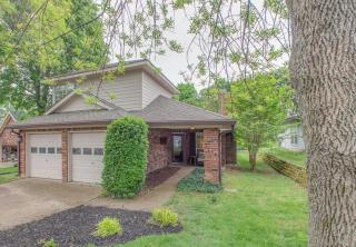 3144 Lake Dr, Hermitage, TN 37076-3526