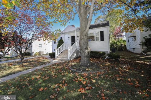 241 Warren Ave, Gloucester, NJ 08031-1729