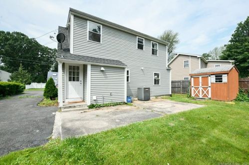 9 Stephen Ct, New Britain CT  06053-1633 exterior