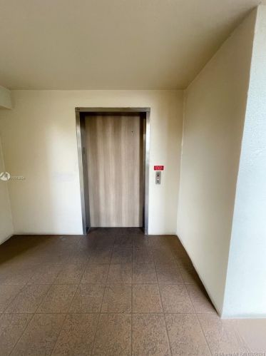 901 128th Ter, Hollywood FL  33027-1991 exterior