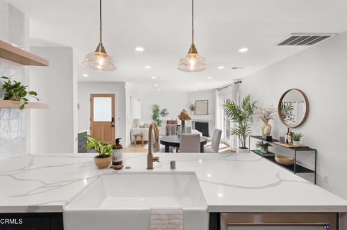 12432 La Maida St, North Hollywood CA  91607-3507 exterior