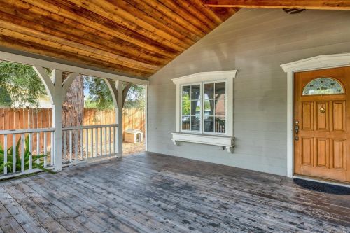 818 Corby Ave, Santa Rosa, CA 95407-7044