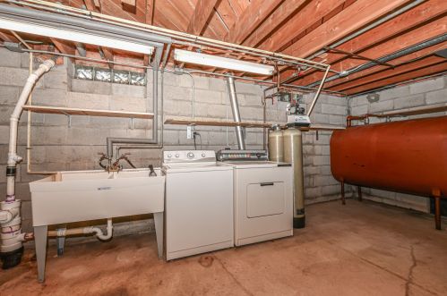 1426 Homestead Trl, Thiensville WI  53092-3217 exterior