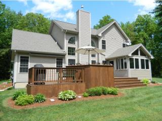 230 Lewis Creek Dr, Ferrisburgh, VT 05456-9677
