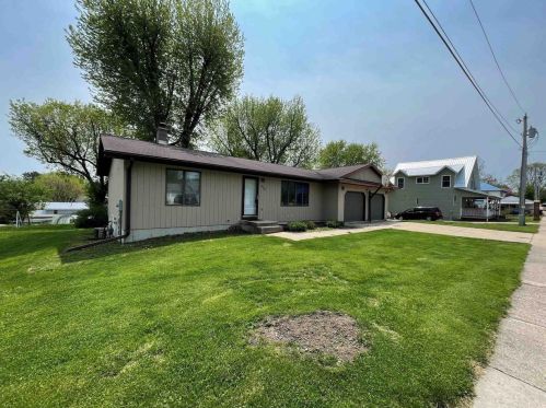 936 Washington Ave, Yuba, WI 54634-4245