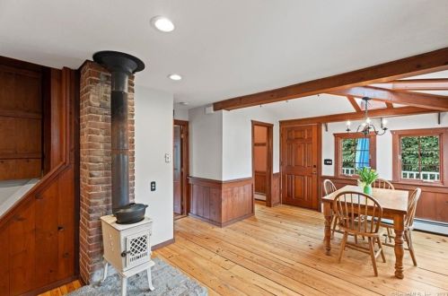 1305 Main St, Wapping CT  06074-2454 exterior