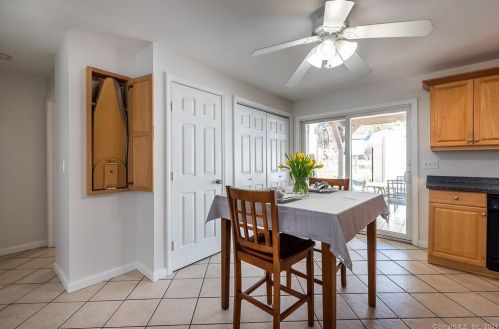 52 Summer St, Waterford CT  06385-2333 exterior