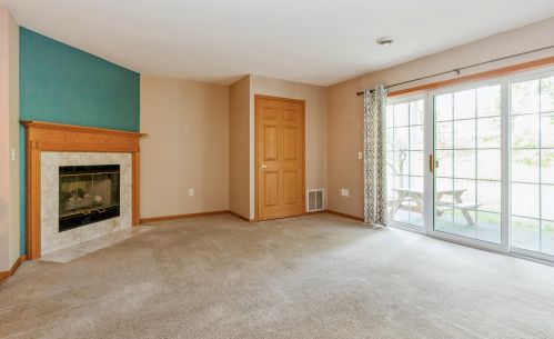 606 Shepherds Dr, West Bend, WI 53090-8404