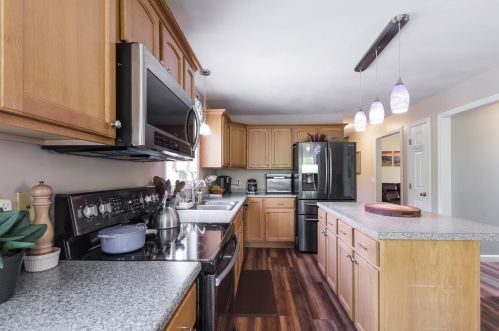 11 Lynwood Rd, Raymond NH  03077-1876 exterior