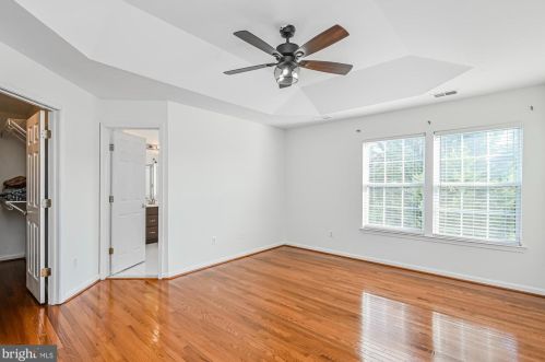 2617 Logan Wood Dr, Herndon VA 20171-4367 exterior