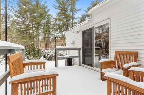 20 Lee Ann St, Nashua NH  03062-3572 exterior