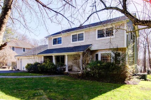 133 Village Hill Dr, Huntington Station, NY 11746-8335