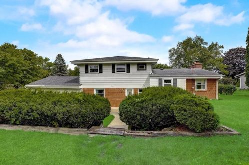 11315 Glenbrook Ln, Thiensville WI  53092-3113 exterior