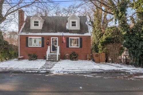 210 Hollywood St, Pittsburgh, PA 15205-3408