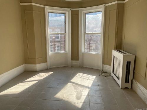 1987 Morris Ave, Bronx NY  10453-4844 exterior