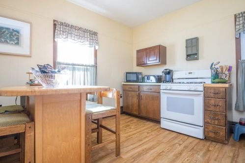 128 Grv St, Lincoln RI  02865-1909 exterior