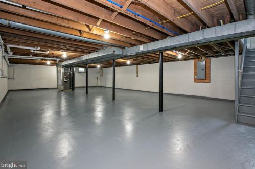 100 Oxford Ave, Berlin Boro NJ  08009-9347 exterior