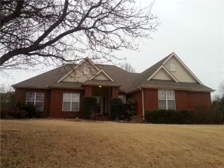 1952 Barrington Dr, Fayetteville, AR 72701-3060