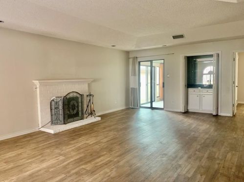 4087 Hidden View Cir, Fort Worth, TX 76109-4626