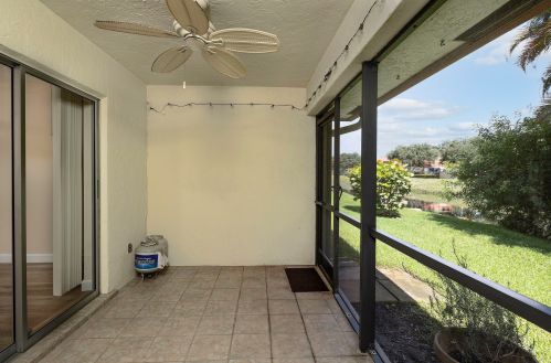 1425 25th Ave, Boynton Beach FL  33426-7424 exterior
