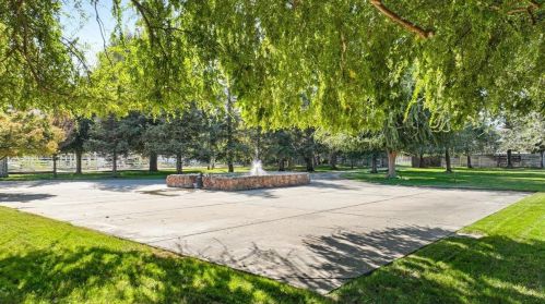 1812 Golf Rd, Turlock CA  95380-9746 exterior