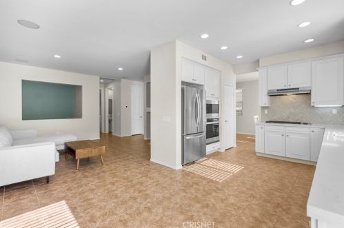 20054 Christopher Ln, Santa Clarita CA  91350-3685 exterior