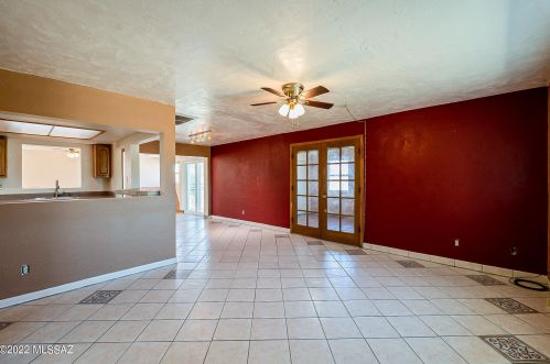 6072 22nd St, Tucson, AZ 85711-5227