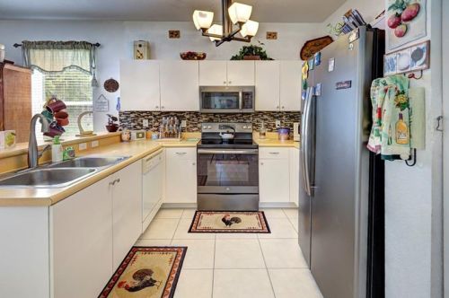 16101 27th St, Hollywood FL  33027-5200 exterior