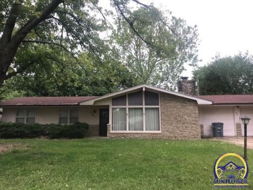 2341 Arrowhead Dr, Emporia, KS 66801-6022