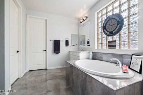 550 Emerson St, Chandler AZ  85248-4700 exterior