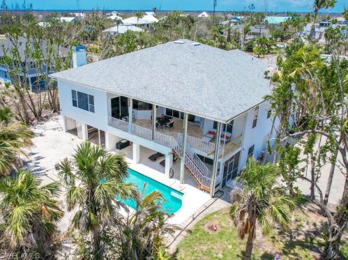 1724 Bunting Ln, Sanibel FL  33957-4226 exterior